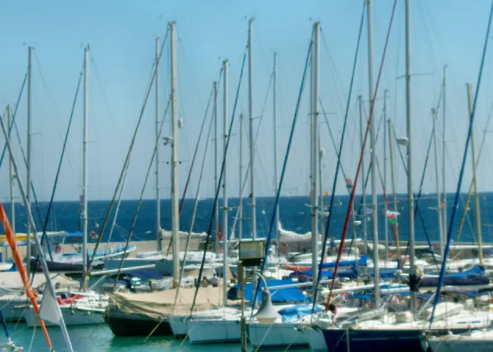 Ξενοδοχείο με διαμερίσματα Fantasia 2*