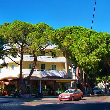 Aparthotel Fantasia 2*